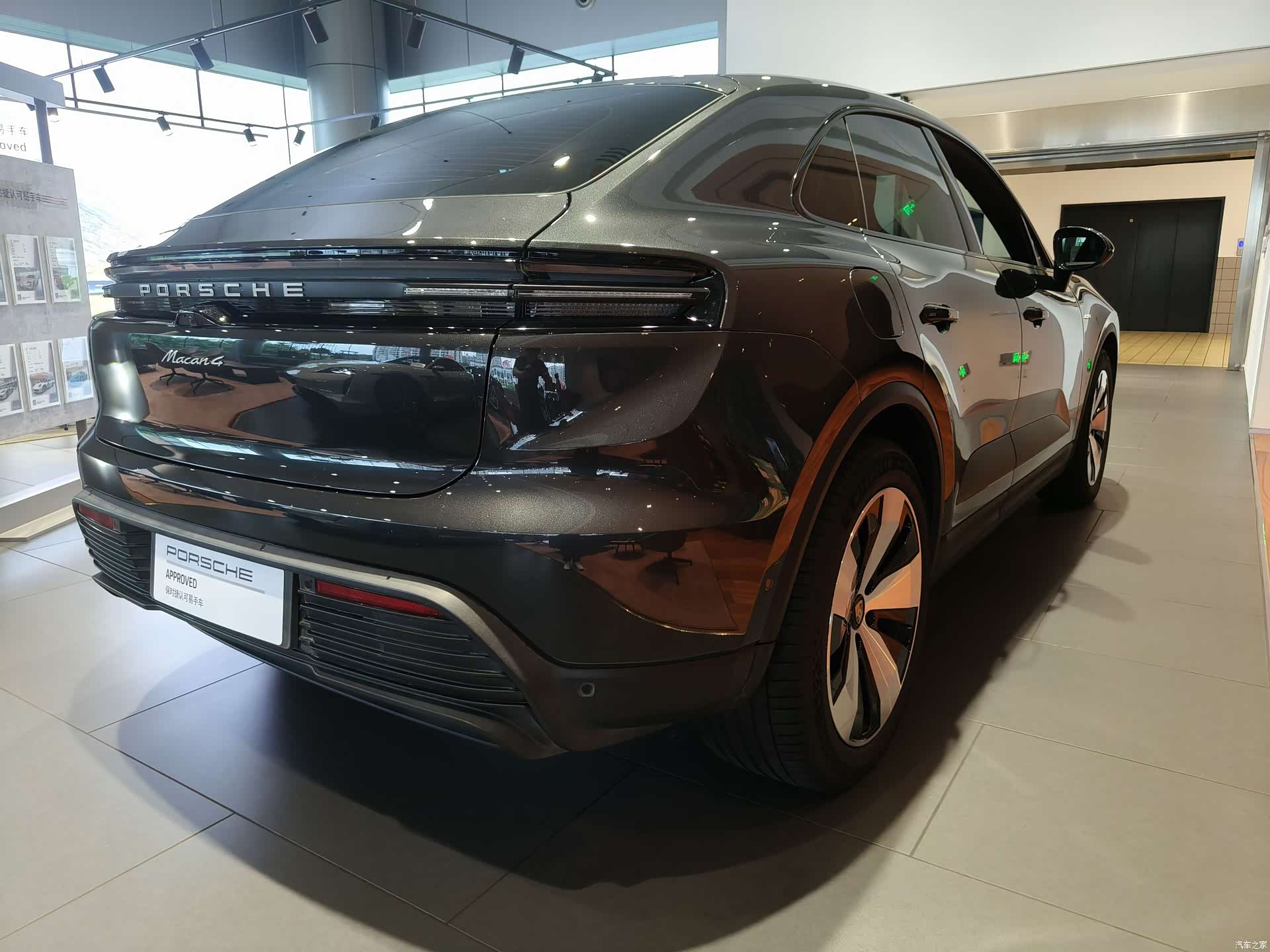 Porsche Macan, 2025 8
