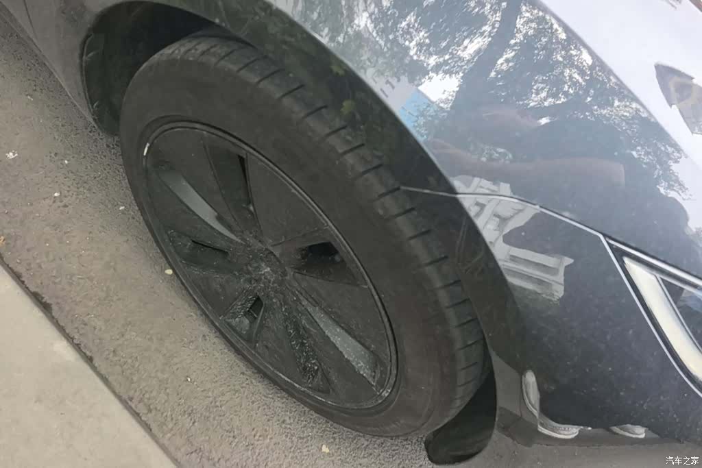 Tesla Model 3, 2025 6