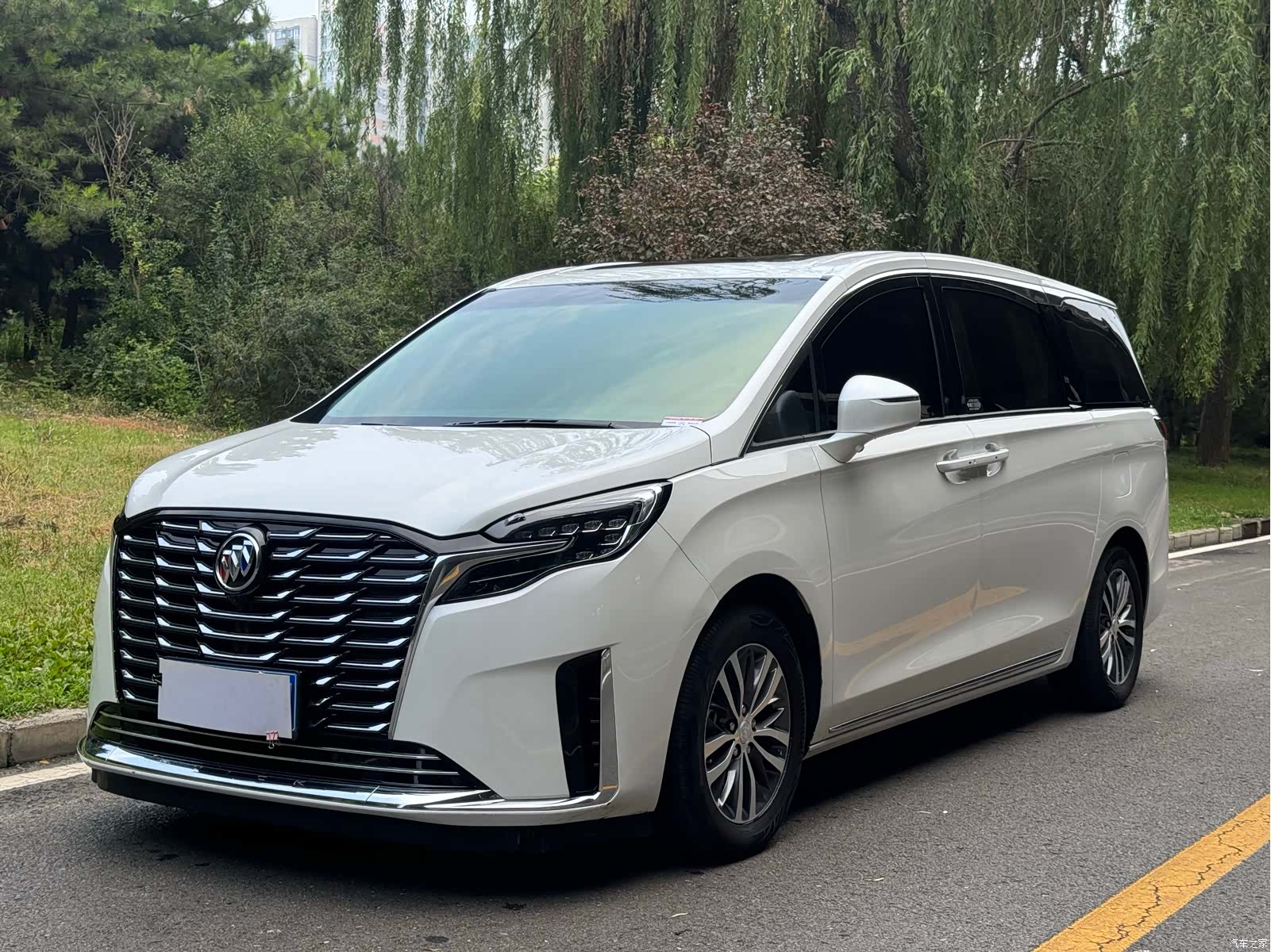 Buick GL8, 2023 1