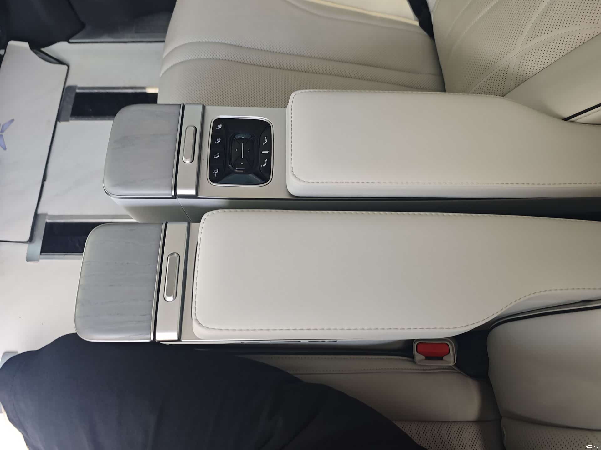 Xpeng X9, 2024 10
