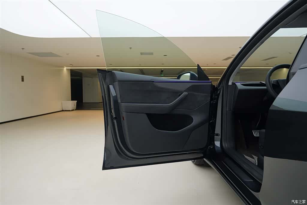 Tesla Model Y, 2025 16