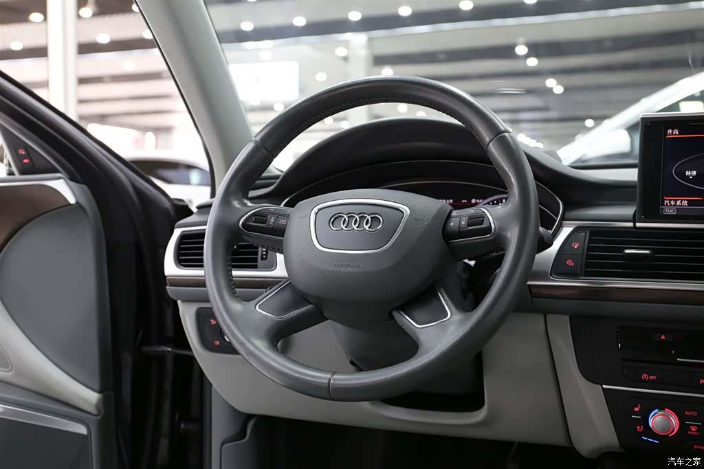Audi A6L, 2015 11