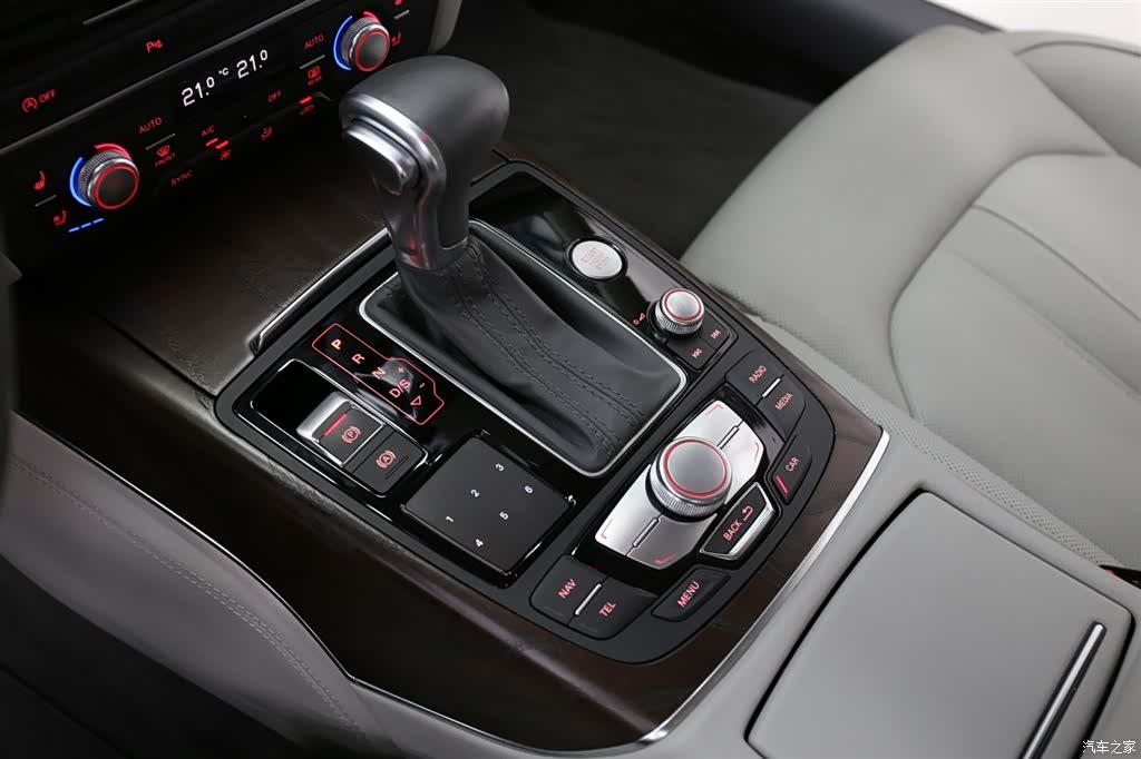 Audi A6L, 2015 12