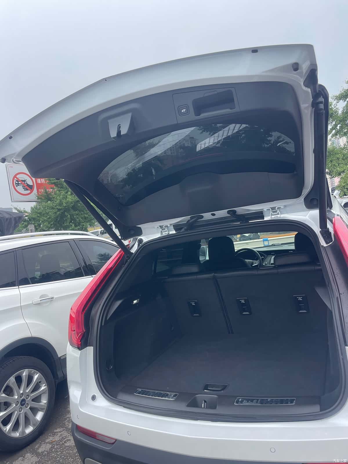 Cadillac XT4, 2021 11