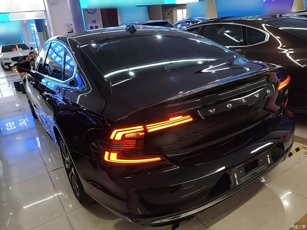 Volvo S90, 2022 все фото