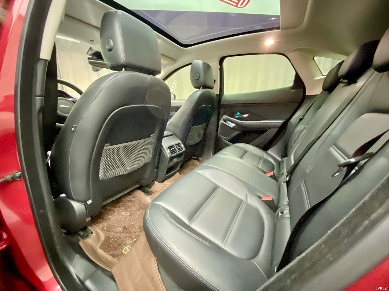 Land Rover P200, 2019 14