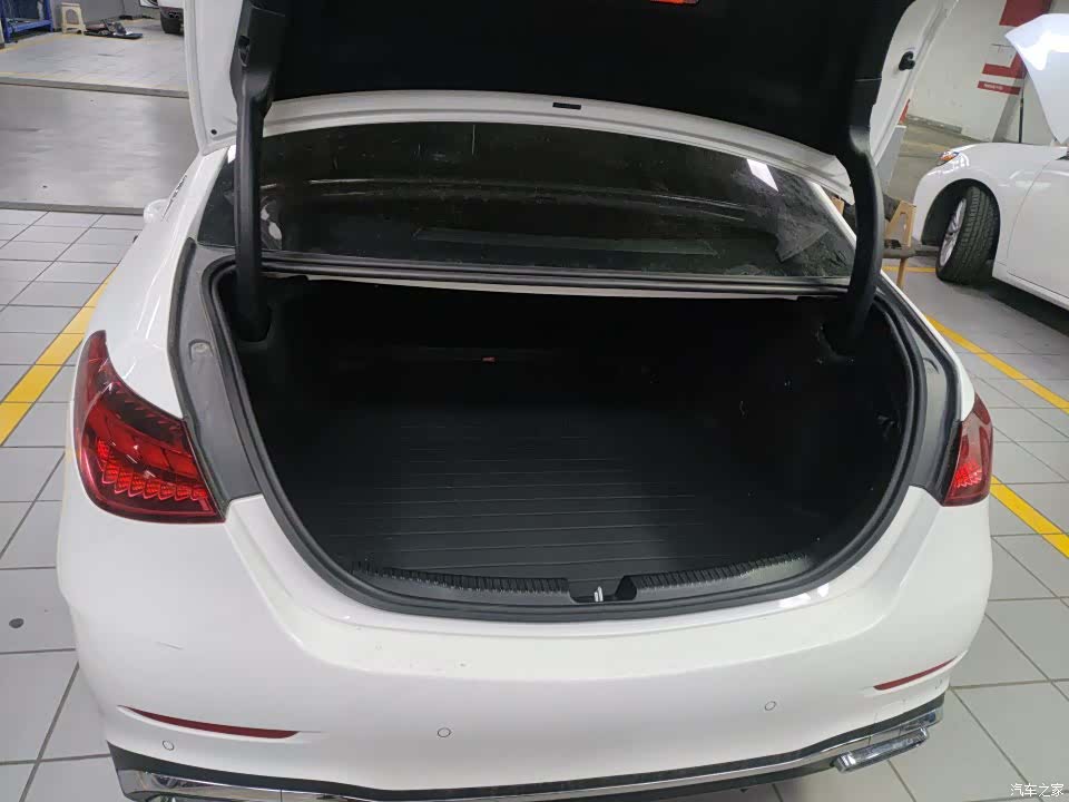 Mercedes-Benz C-Class, 2023 7