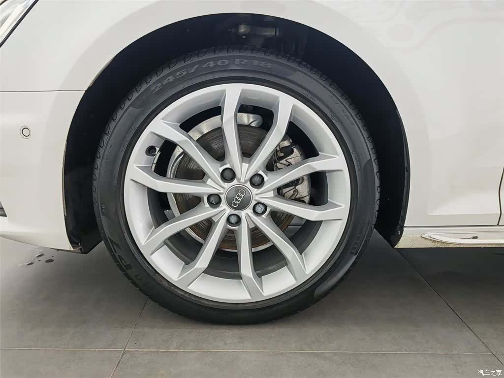 Audi A4L, 2019 17