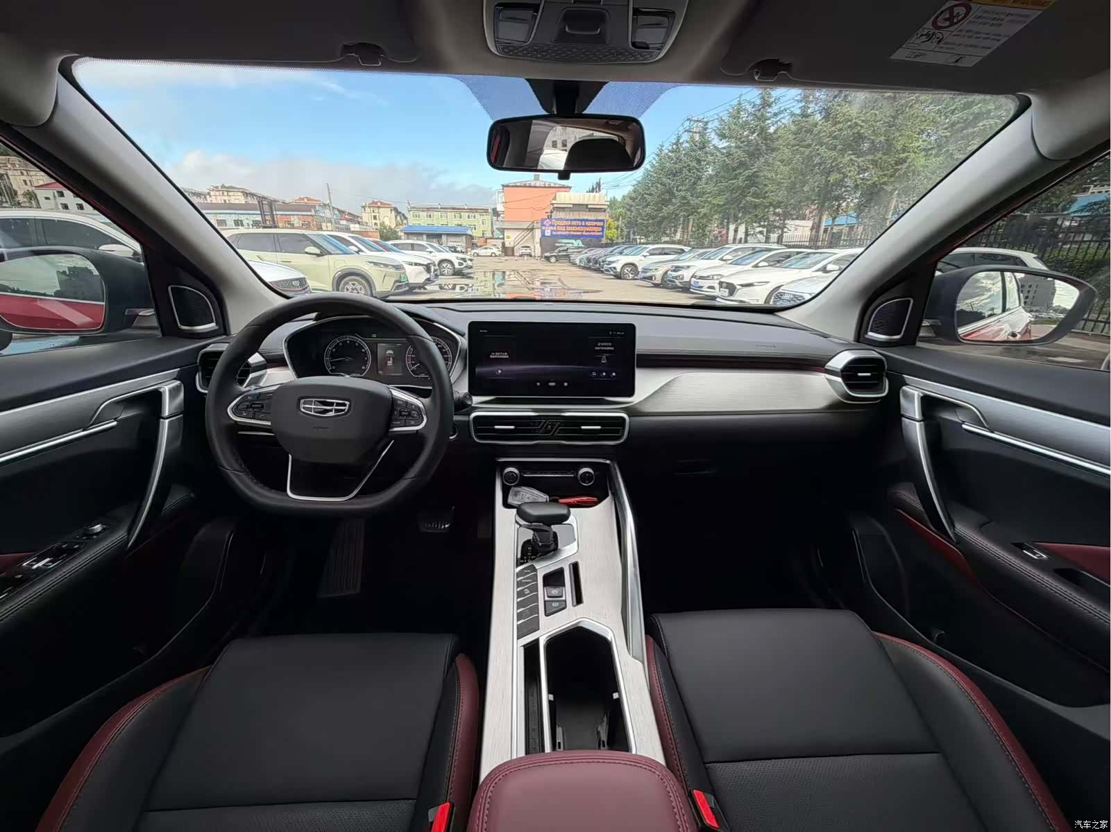 Geely Coolray, 2022 14