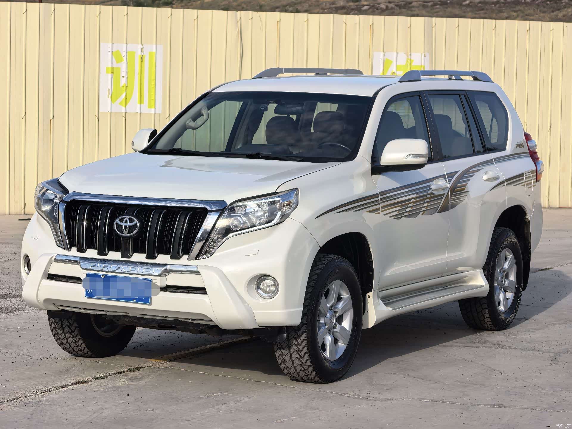 Toyota Prado, 2015 1