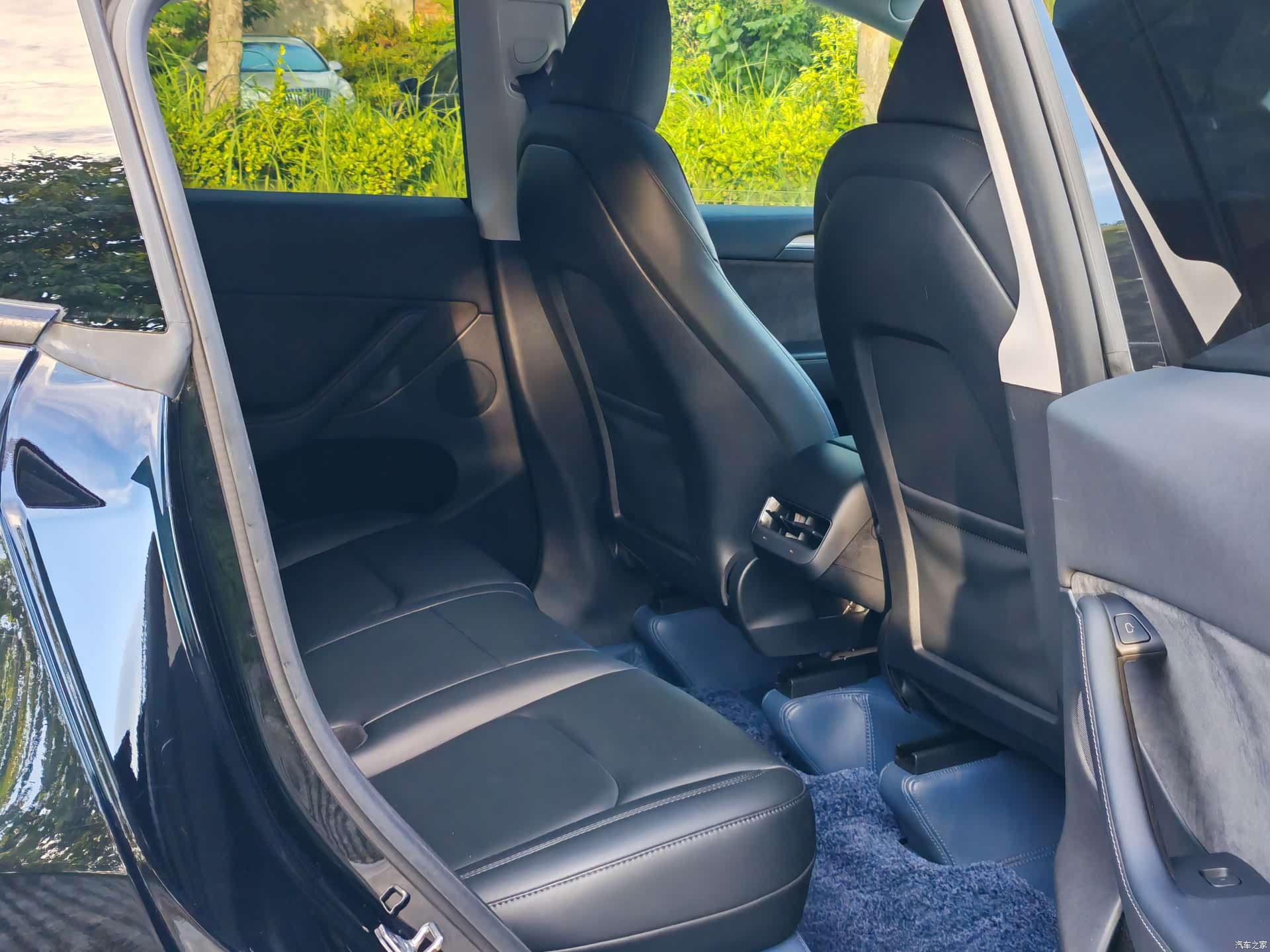 Tesla Model Y, 2024 10