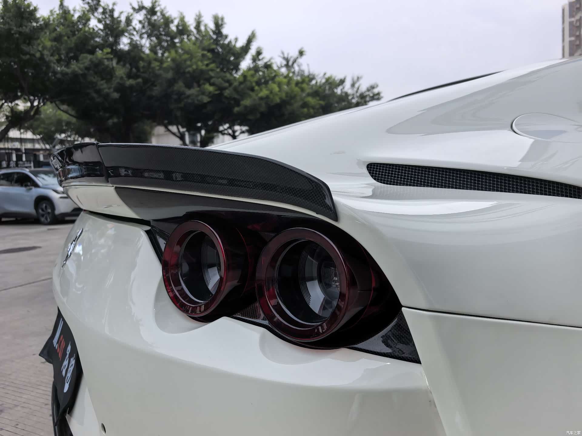 Ferrari 812, 2018 8