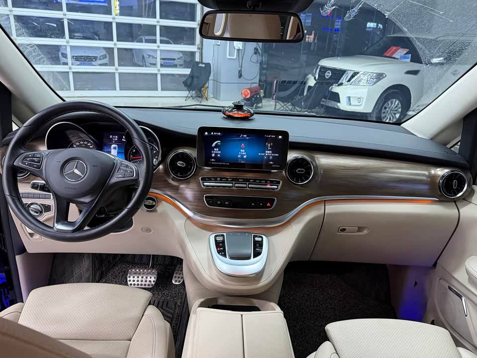 Mercedes-Benz V-class