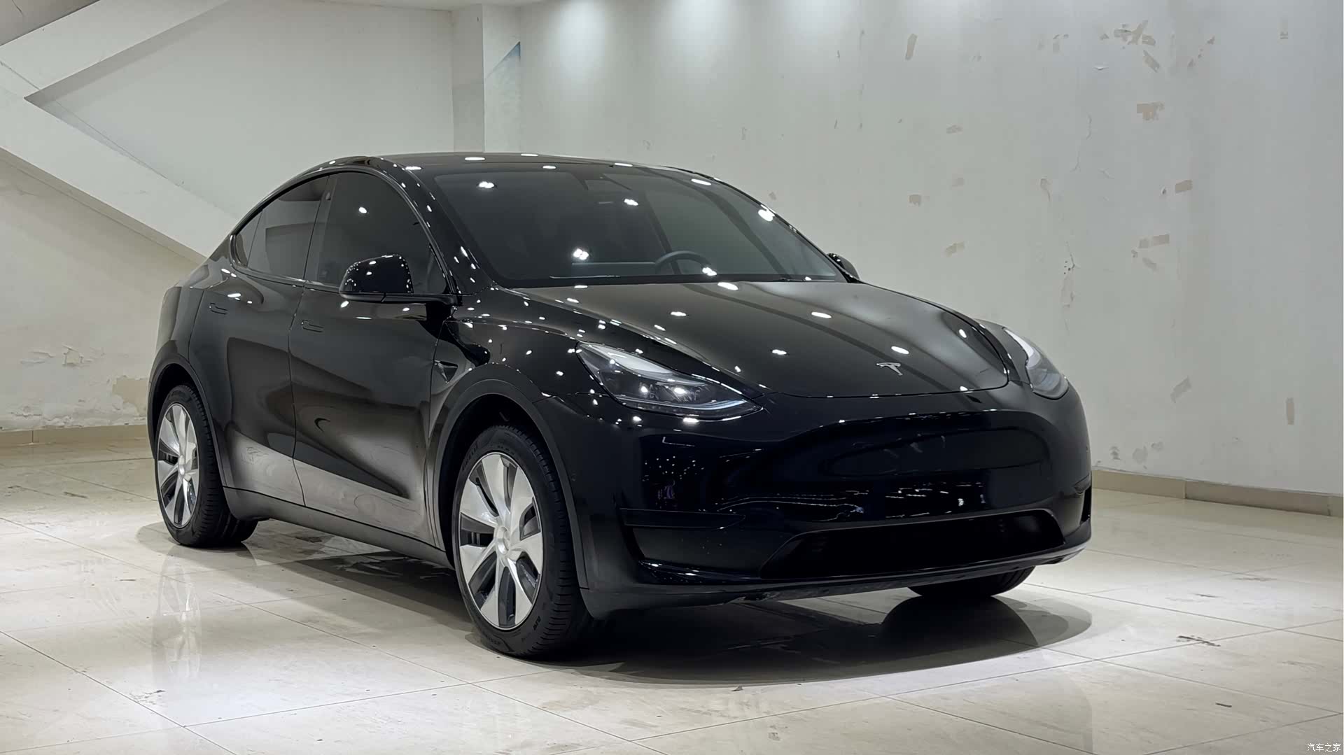 Tesla Model Y, 2023 3
