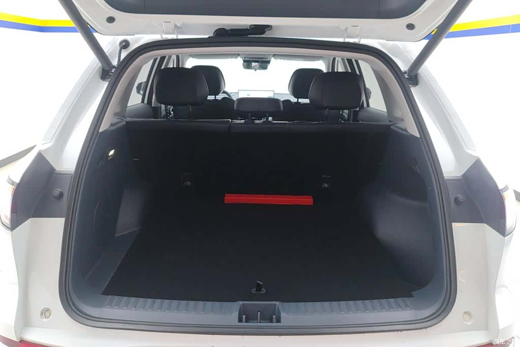 Geely Galaxy E5, 2025 4