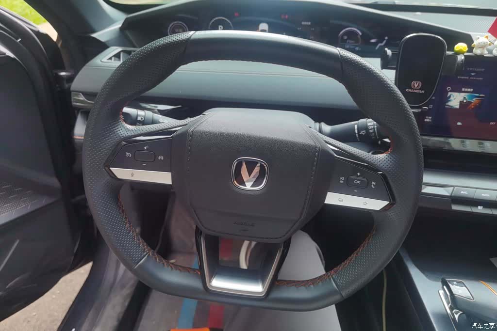 Changan UNI-V, 2023 15