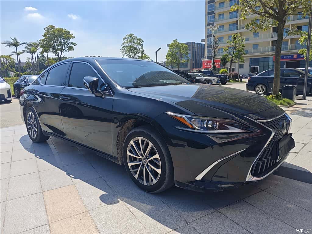 Lexus ES, 2024 8