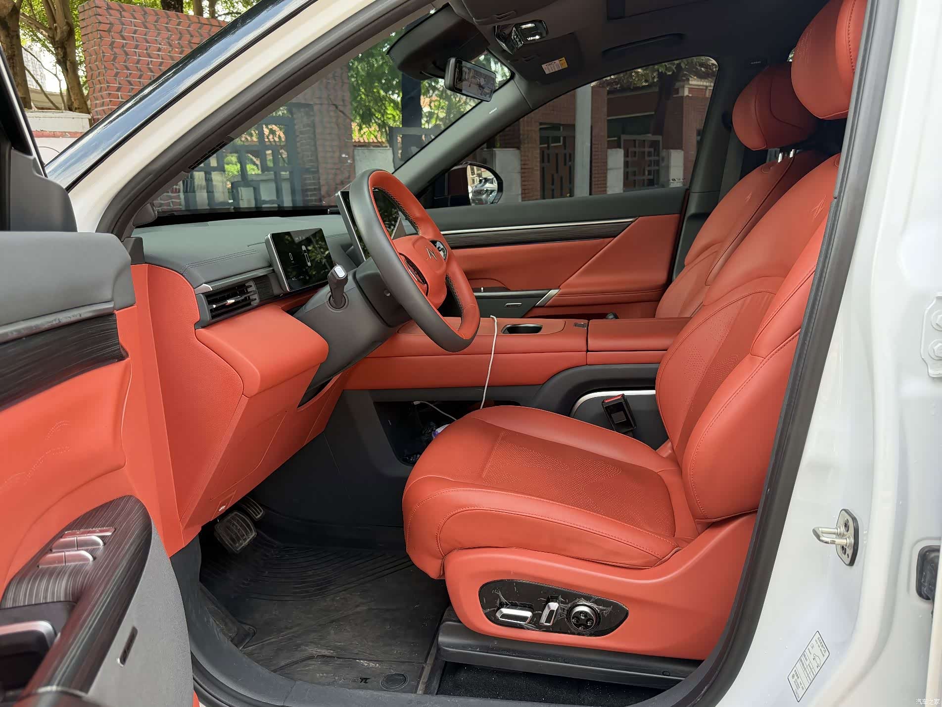 DongFeng eπ008, 2024 все фото