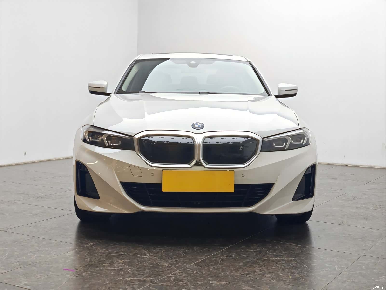 BMW i3, 2023 все фото