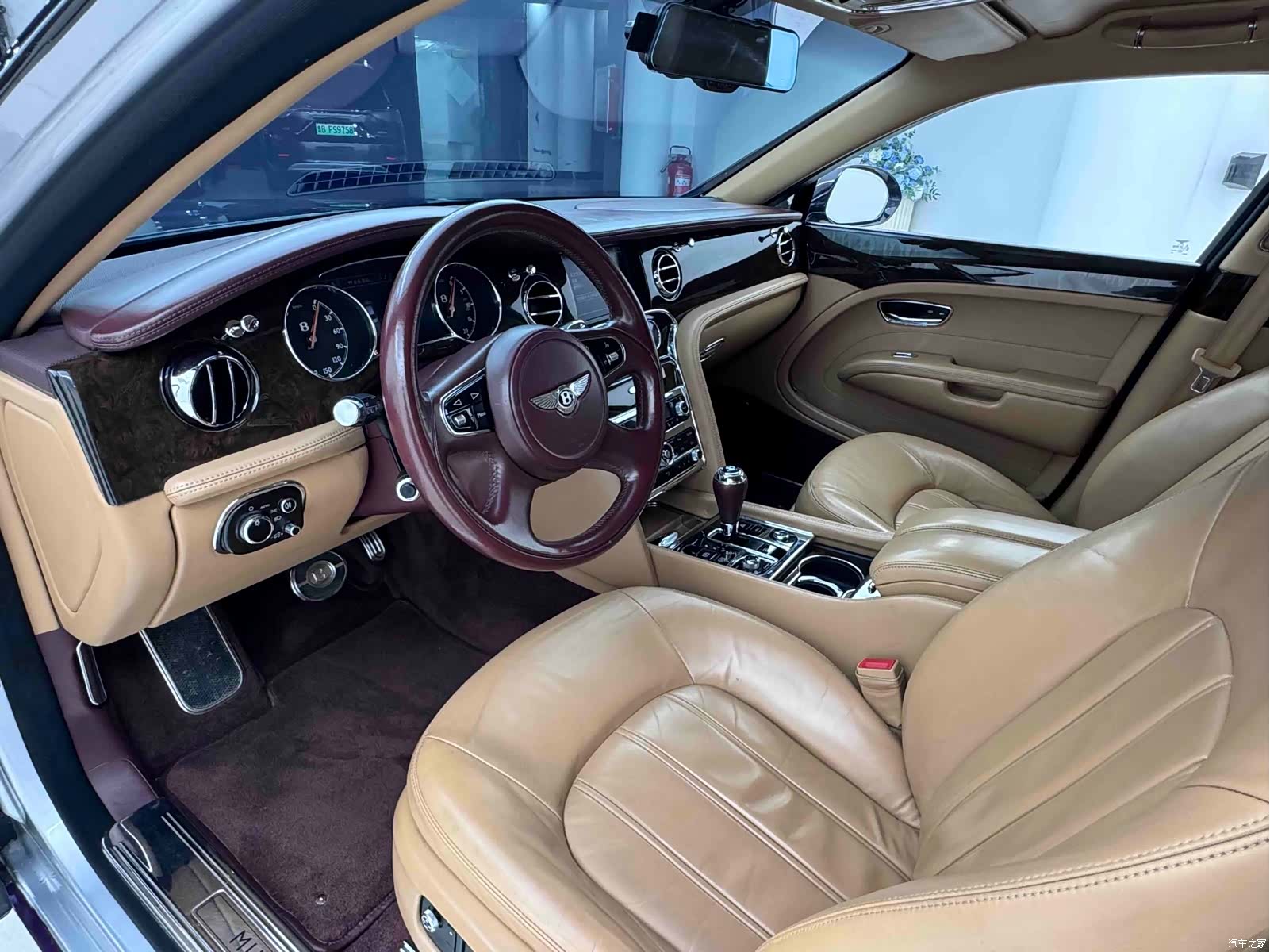 Bentley Mulsanne, 2014 19