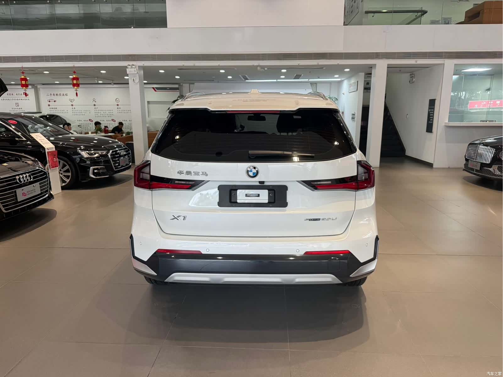 BMW X1, 2023 все фото