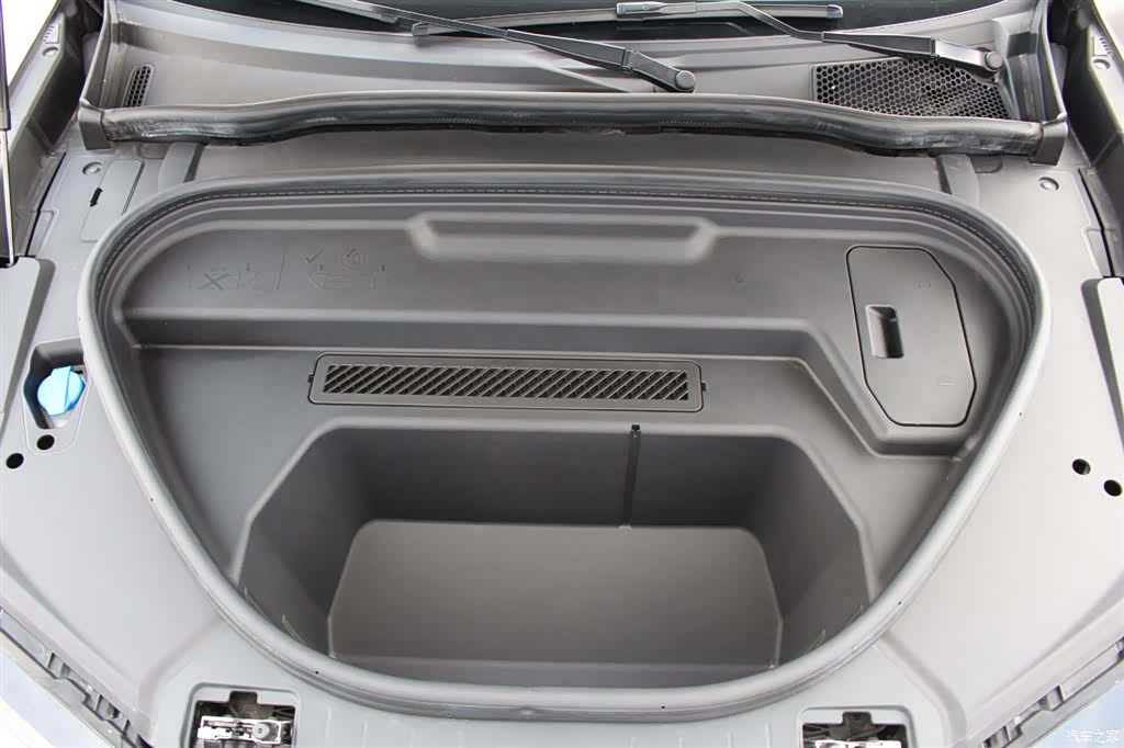 Audi e-tron, 2025 19
