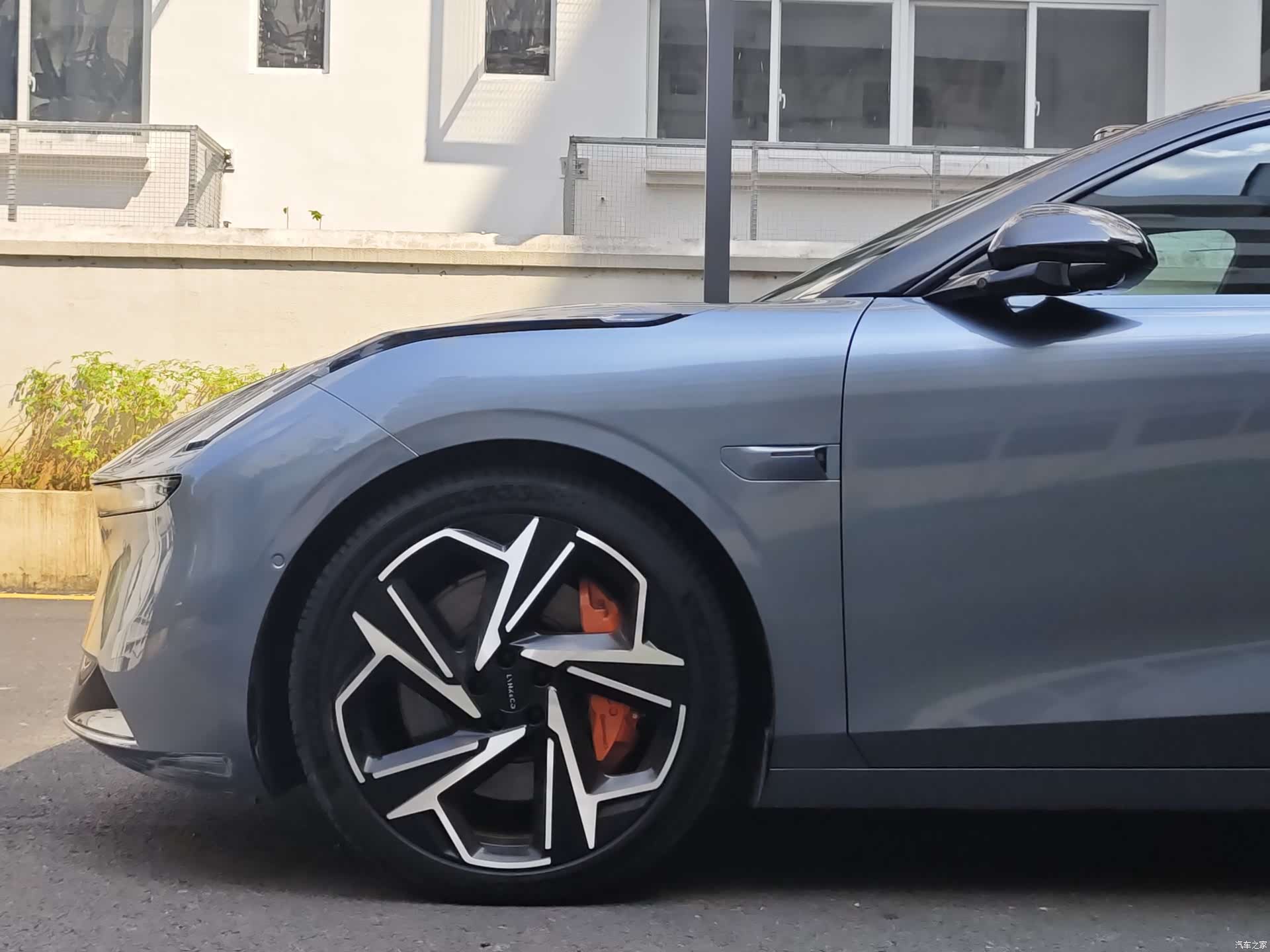 Lynk & Co Z10, 2025 8