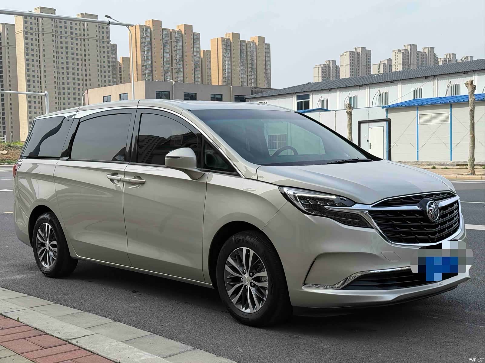Buick GL8, 2022 3