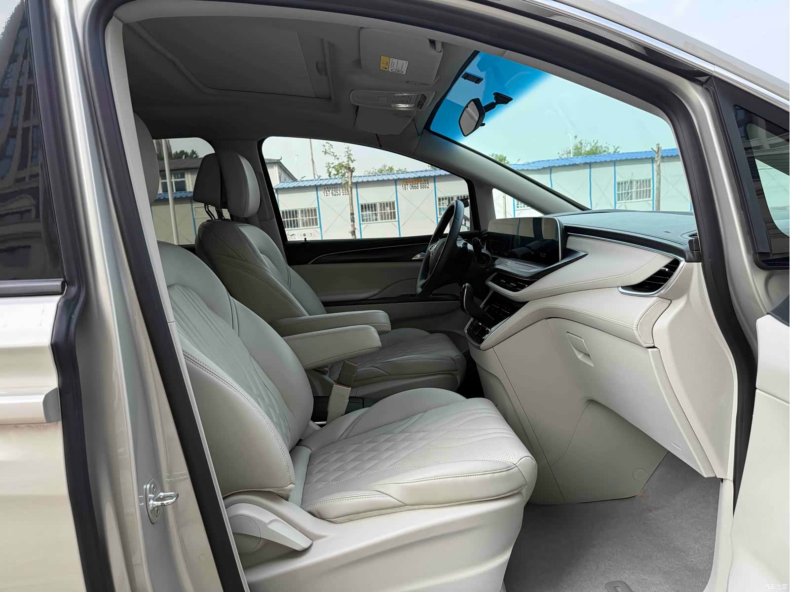 Buick GL8, 2022 9