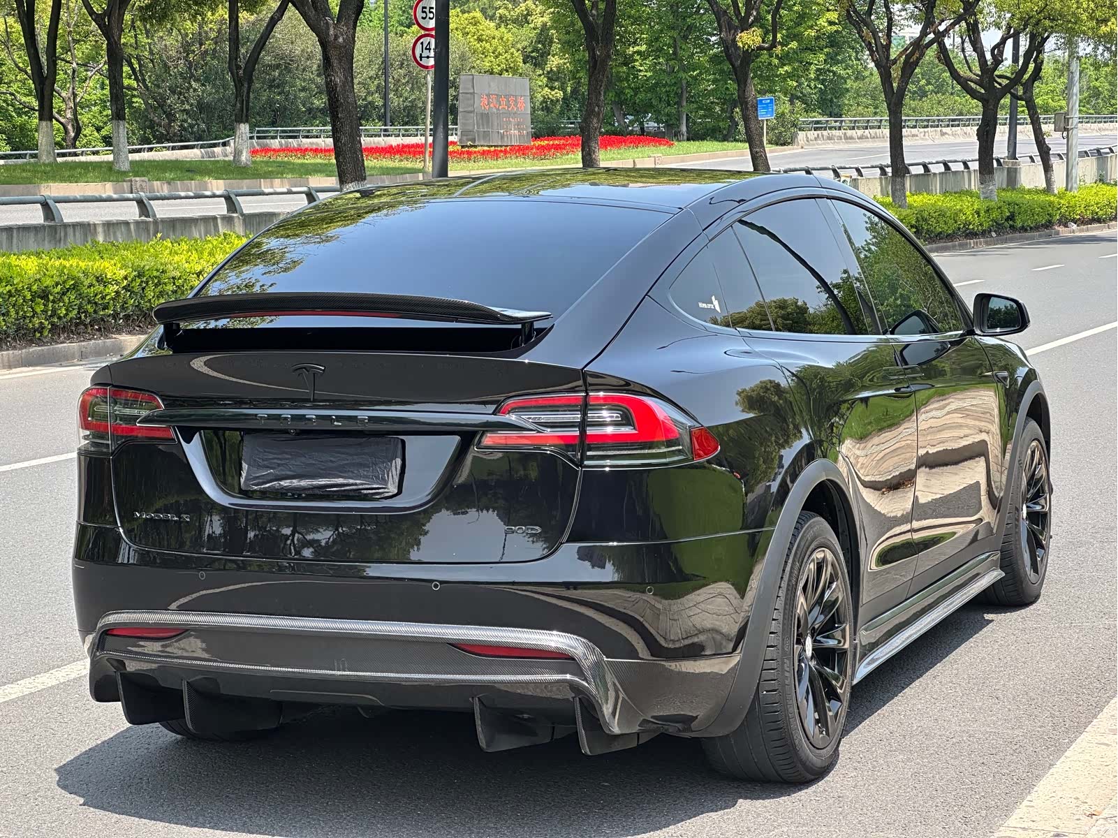 Tesla Model X, 2017 4