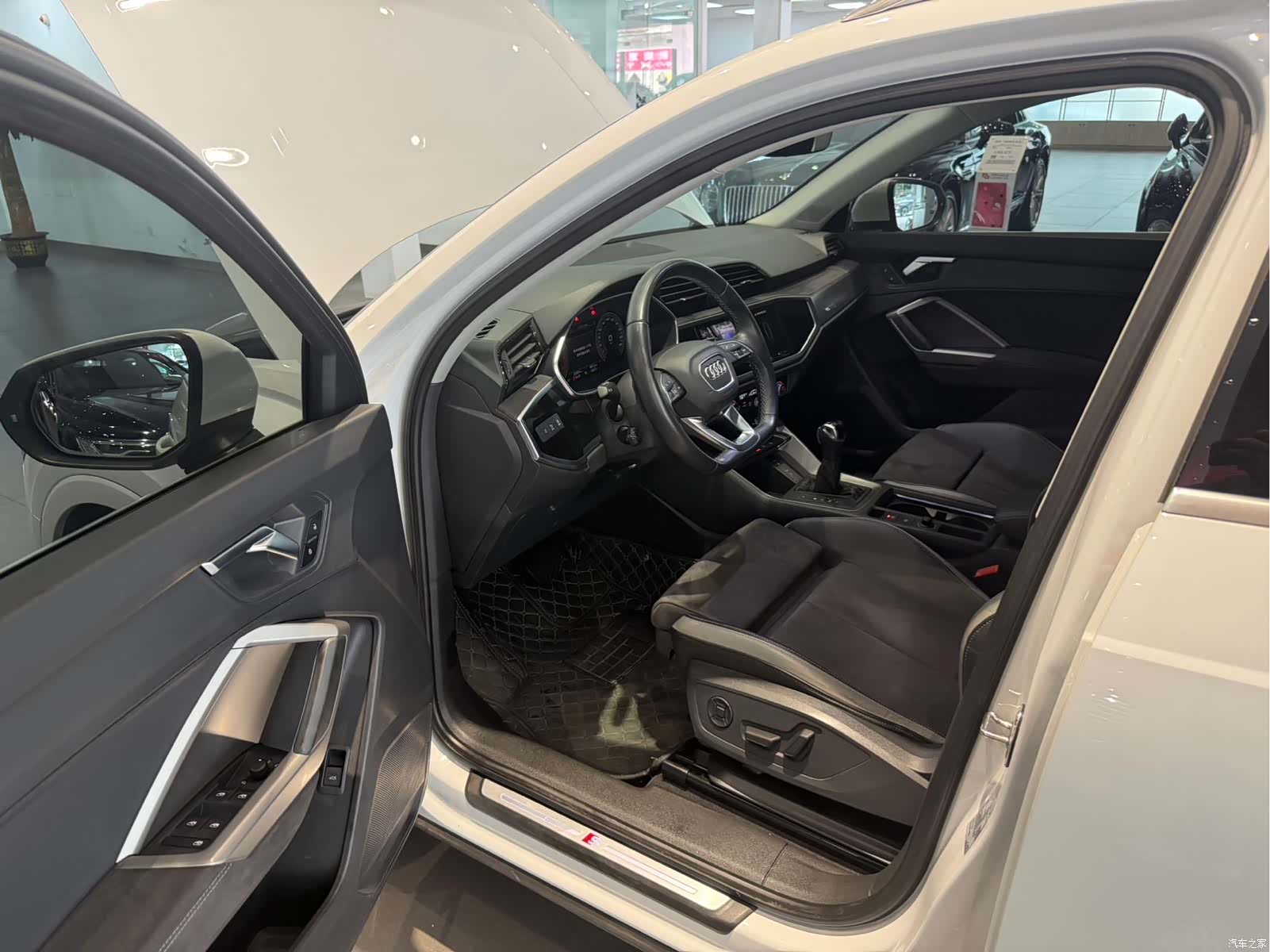 Audi Q3, 2023 7