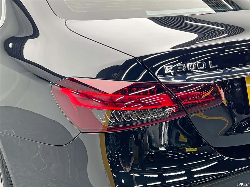 Mercedes-Benz E-Class, 2021 10