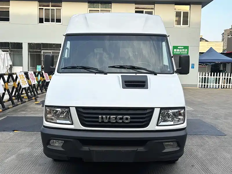 Iveco proud