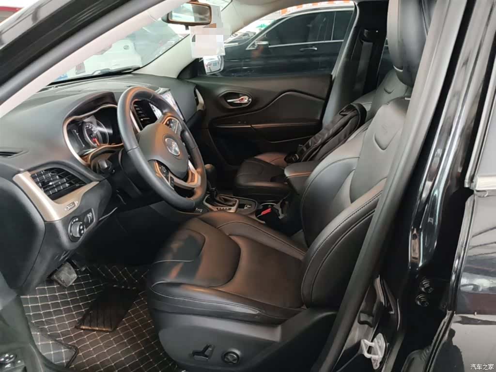 Jeep Cherokee, 2018 15