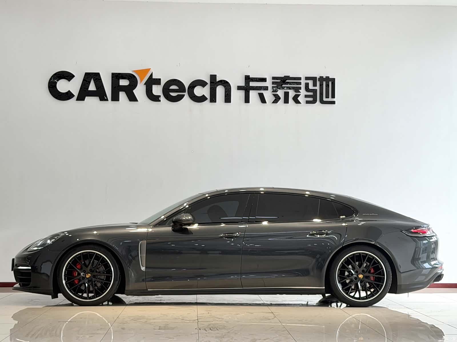 Porsche Panamera, 2023 2