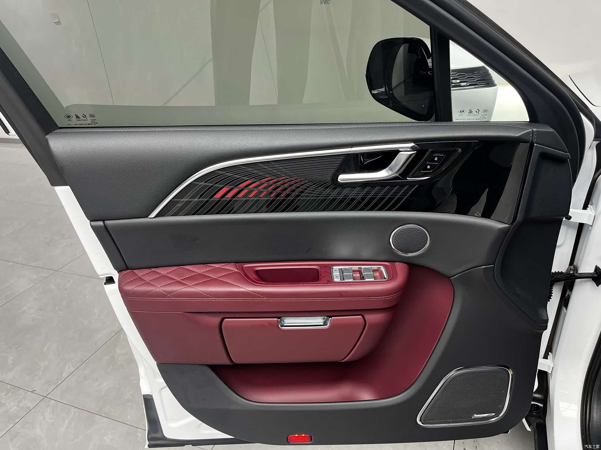 Hongqi E-HS9, 2023 14