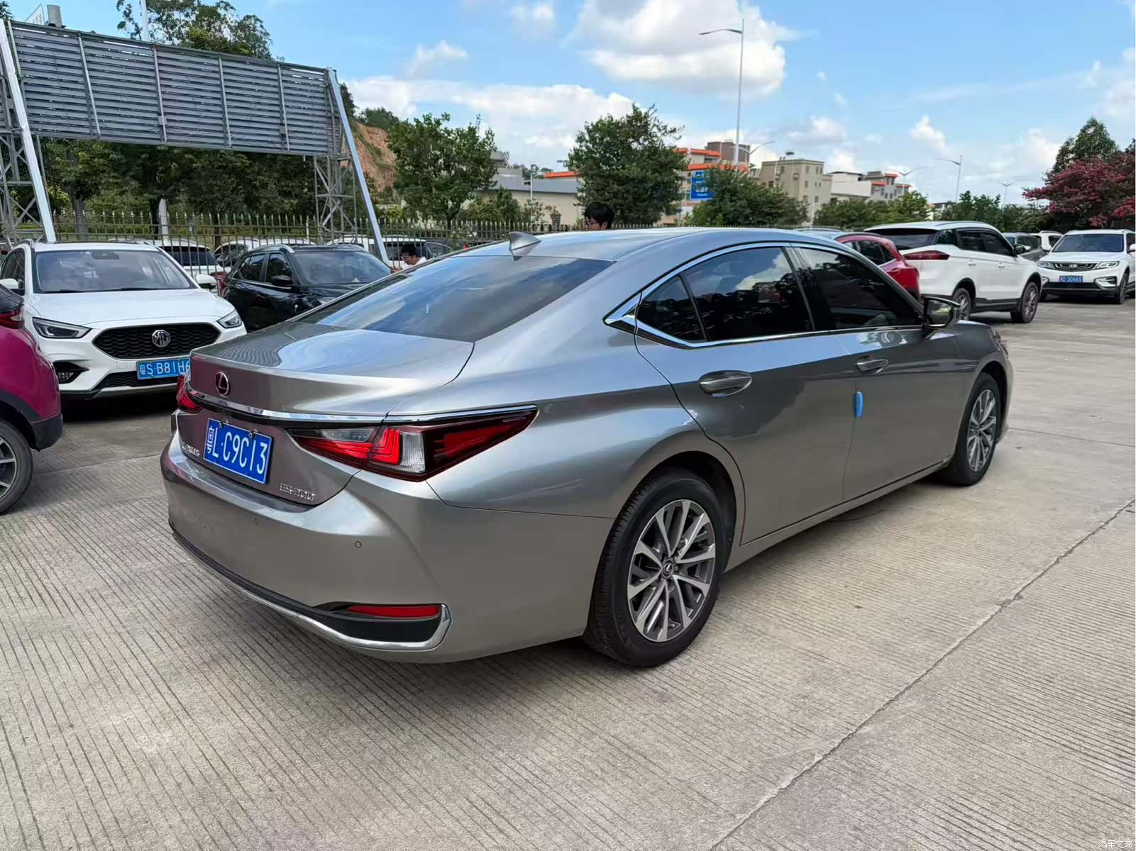 Lexus ES, 2022 8