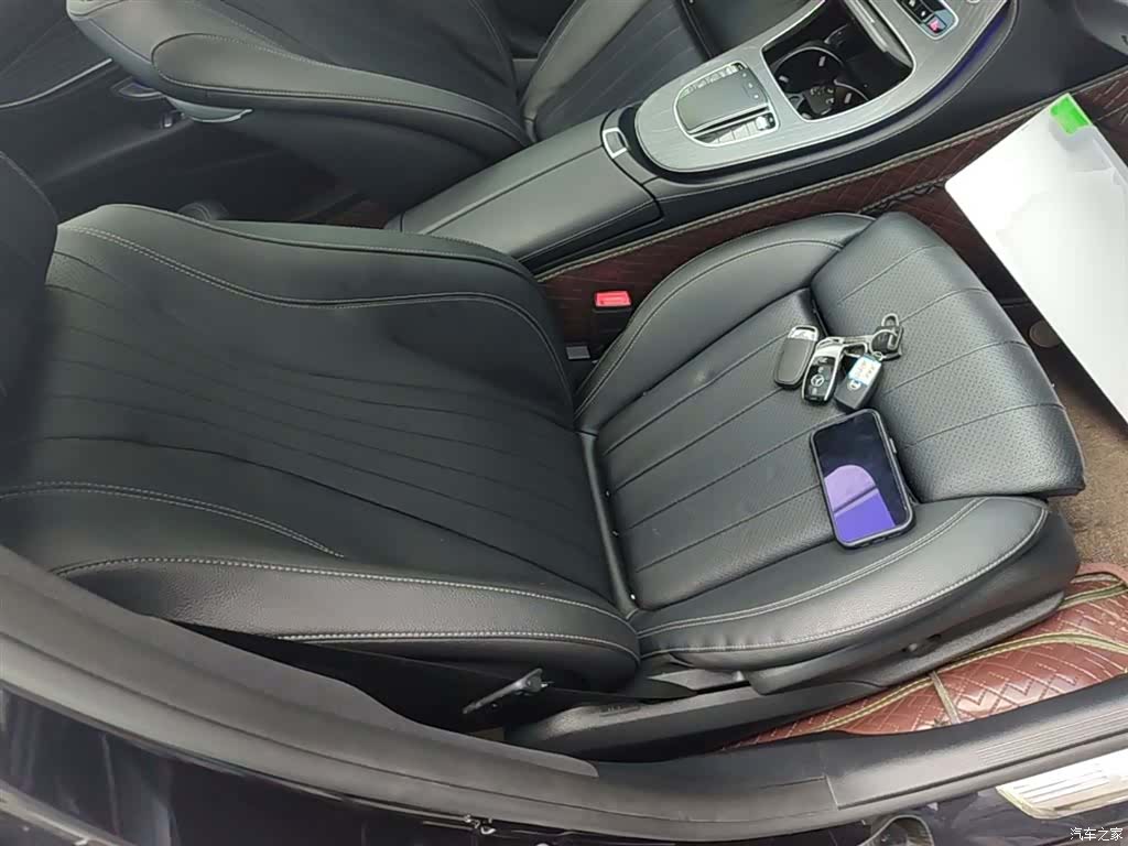 Mercedes-Benz E-Class, 2022 25