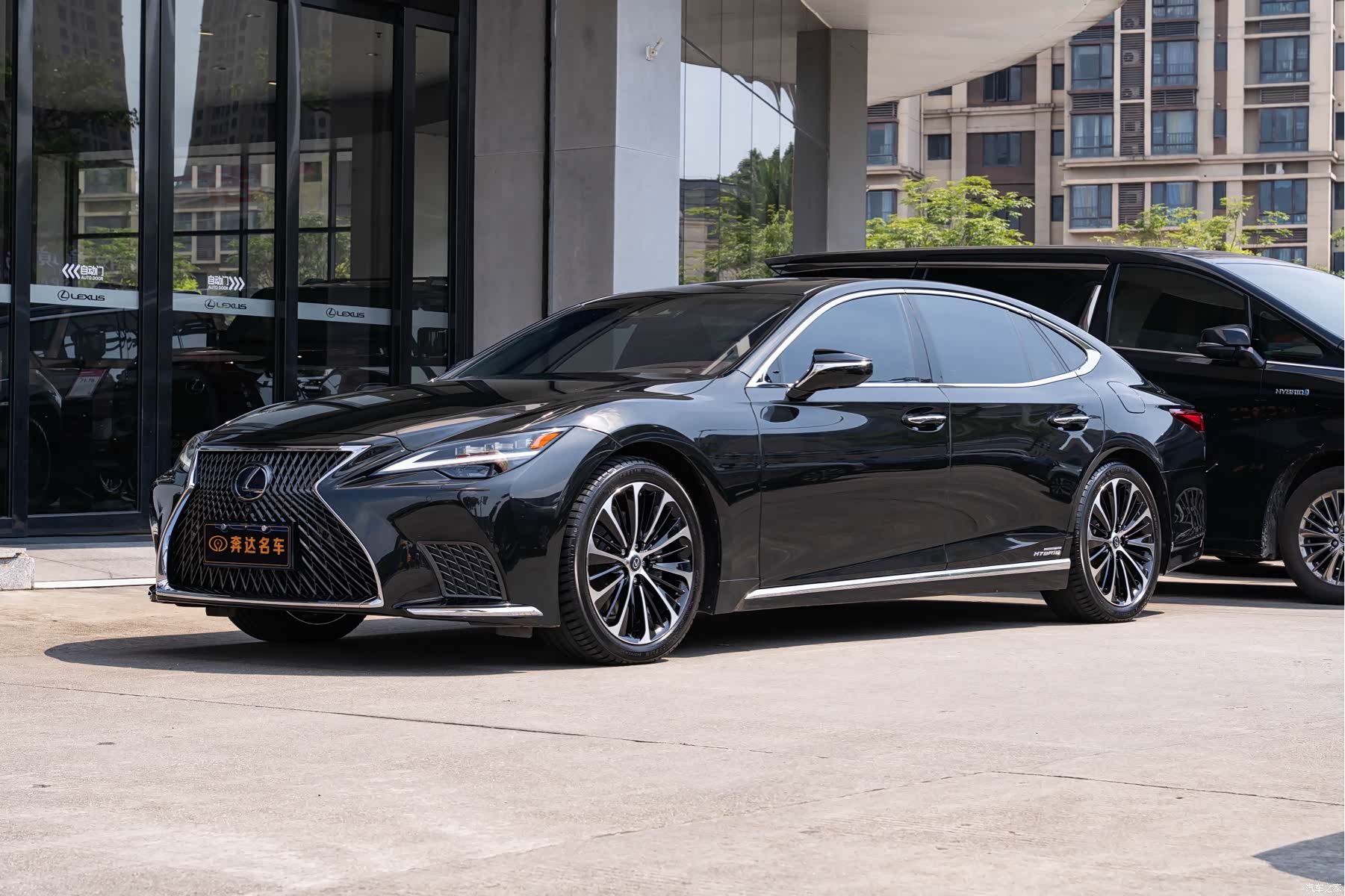 Lexus LS