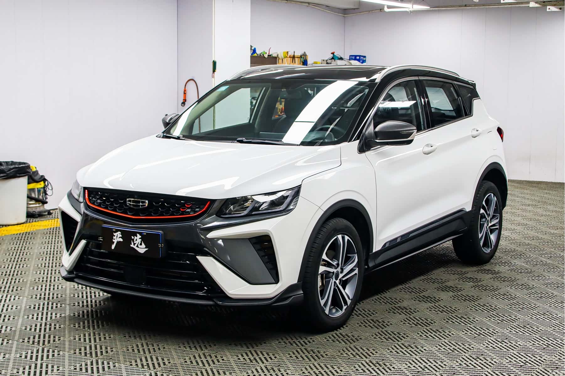 Geely Coolray, 2022 1