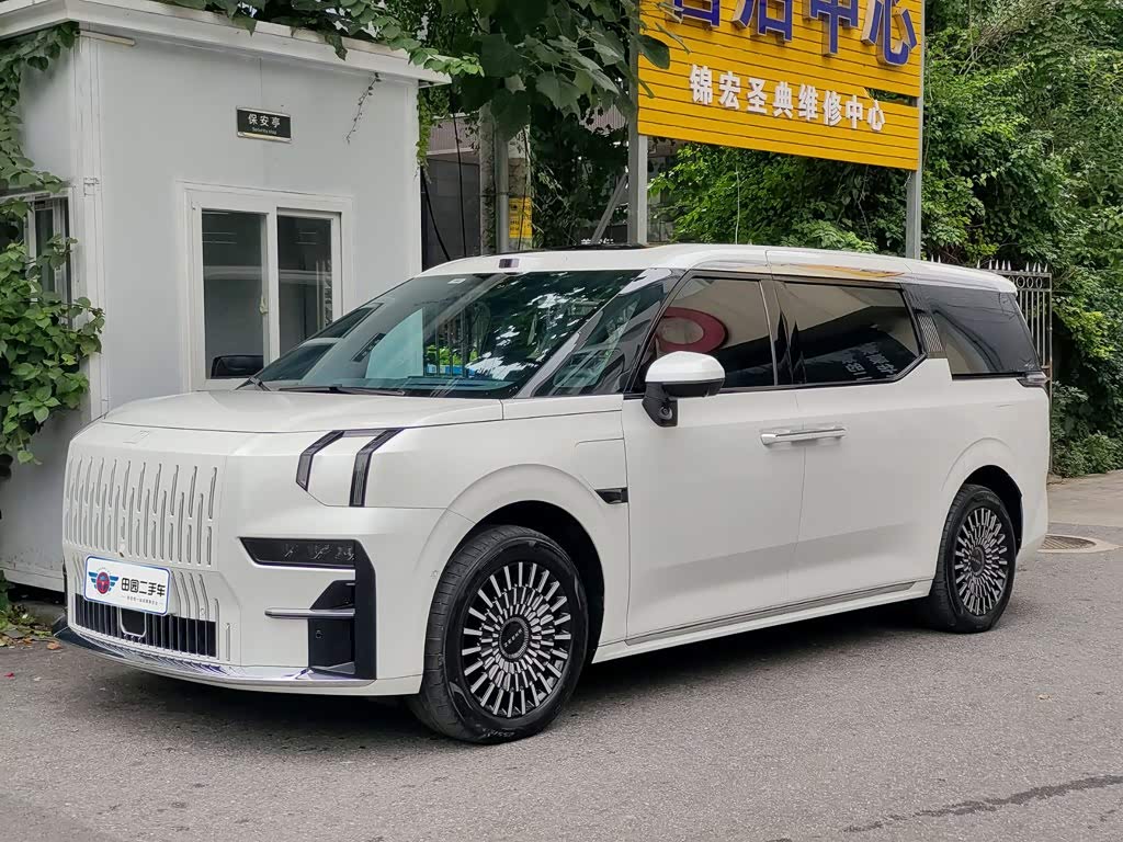 Zeekr 009 2024 мест Executive 108kWh