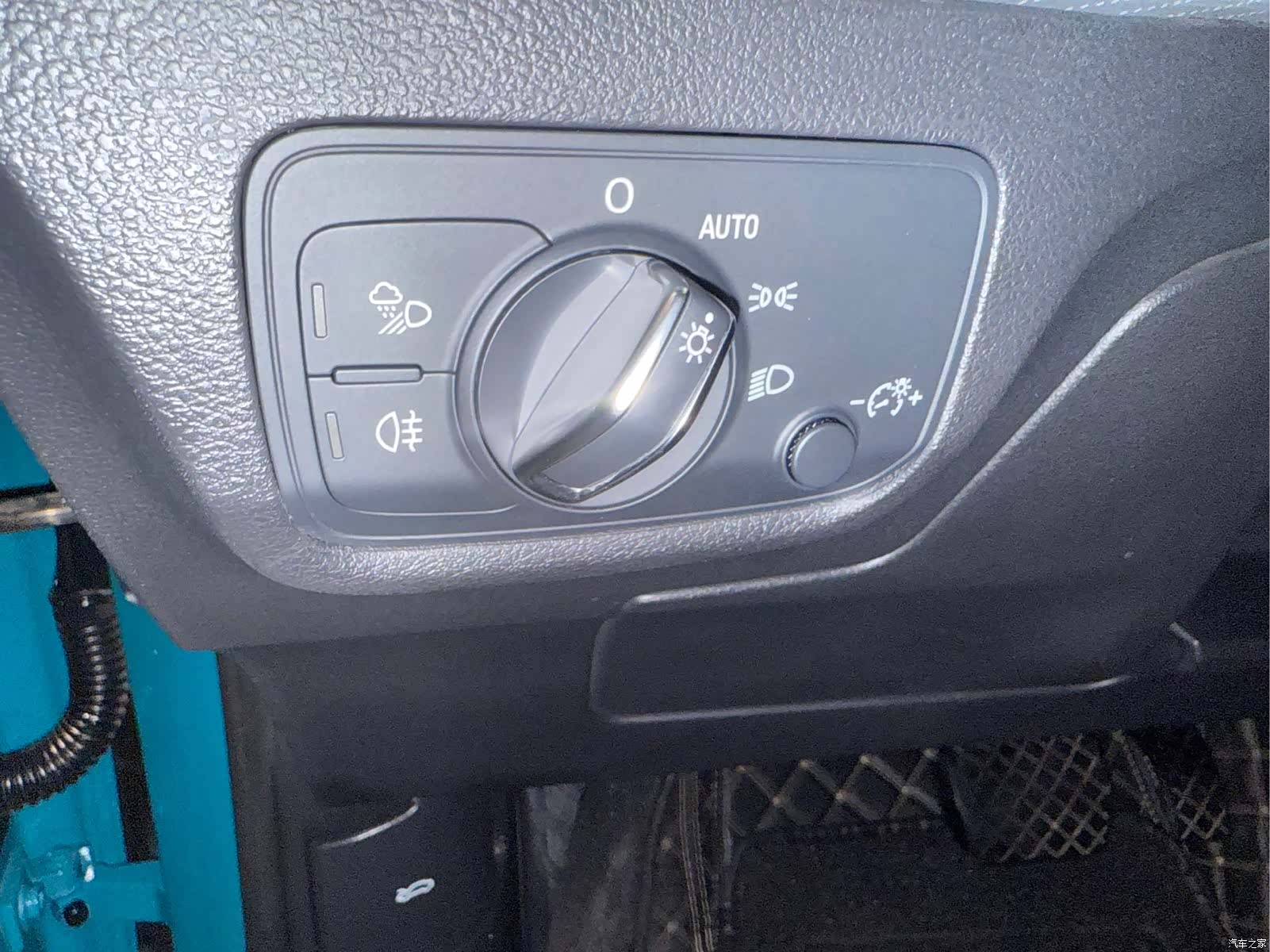Audi Q2L, 2022 11