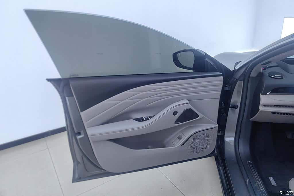 Geely 8, 2025 7