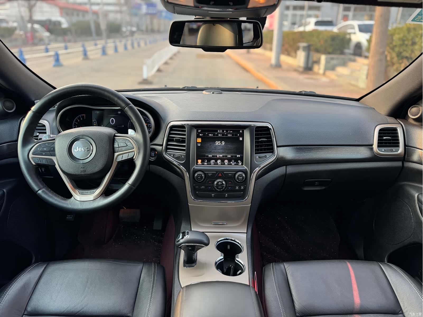 Jeep Grand Cherokee, 2013 11