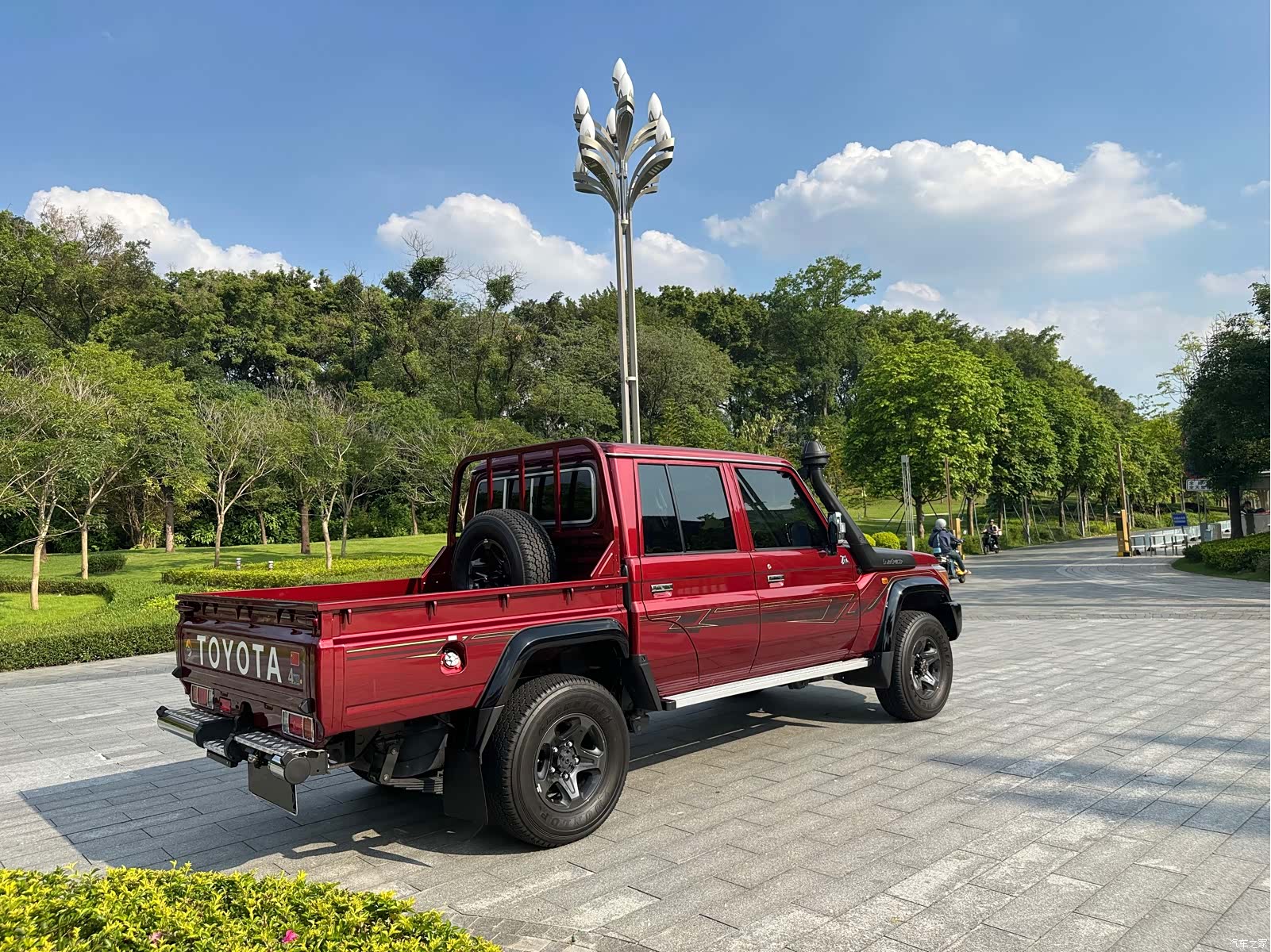 Toyota Land Cruiser, 2022 16