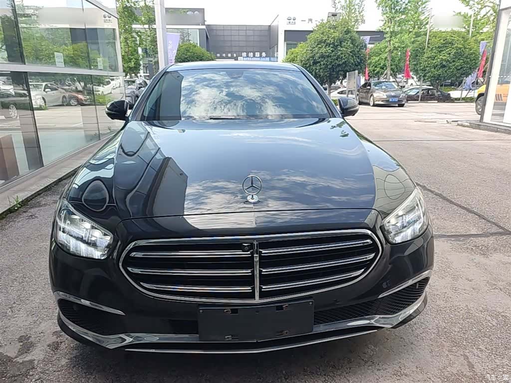 Mercedes-Benz E-Class, 2022 3