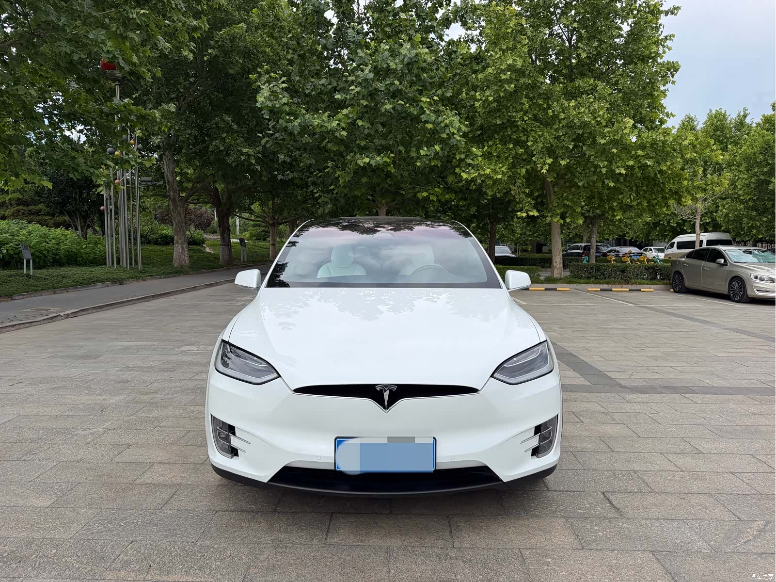Tesla Model X, 2017 2