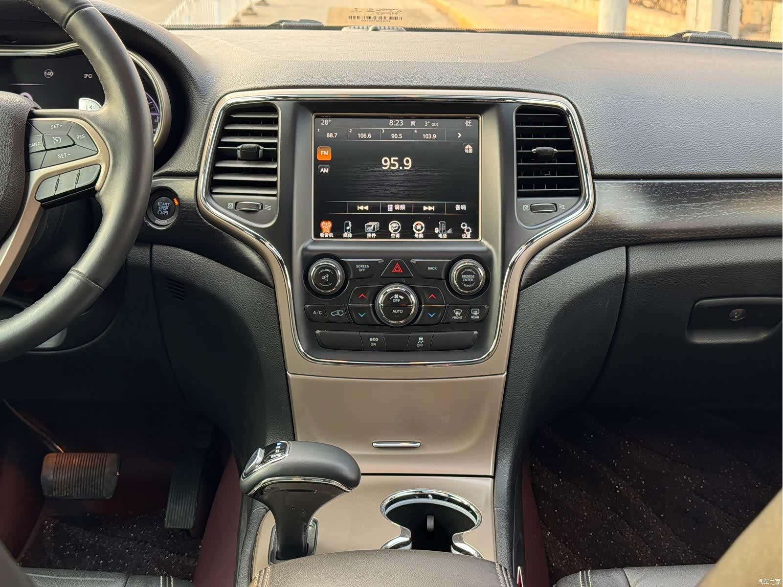 Jeep Grand Cherokee, 2013 13
