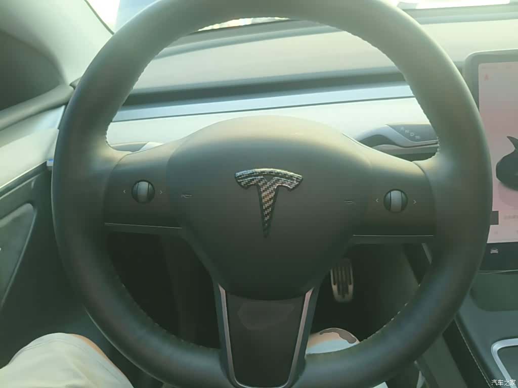 Tesla Model Y, 2024 11