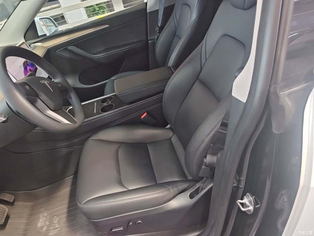 Tesla Model Y, 2023 15
